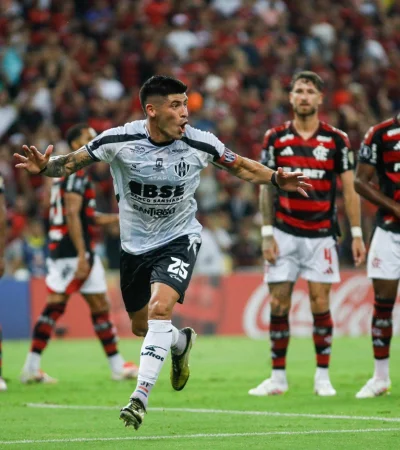 José Florentín cabeceó con fuerzas y marcó el 2-0 en primer tiempo.