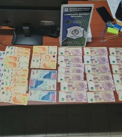 El dinero que devolvió la madre y habían robado sus hijos adolescentes. (Foto: web)