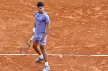 Alcaraz pisa firme en Montecarlo y se cruza Fils en cuartos de final