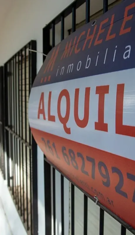 Según el martillero Emmanuel Ricci, deberían bajar los precios de los alquileres en Argentina o, al menos, mantenerse.