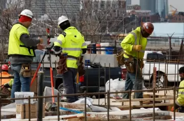 Video de IA: parodia de obreros estadounidenses trumpistas