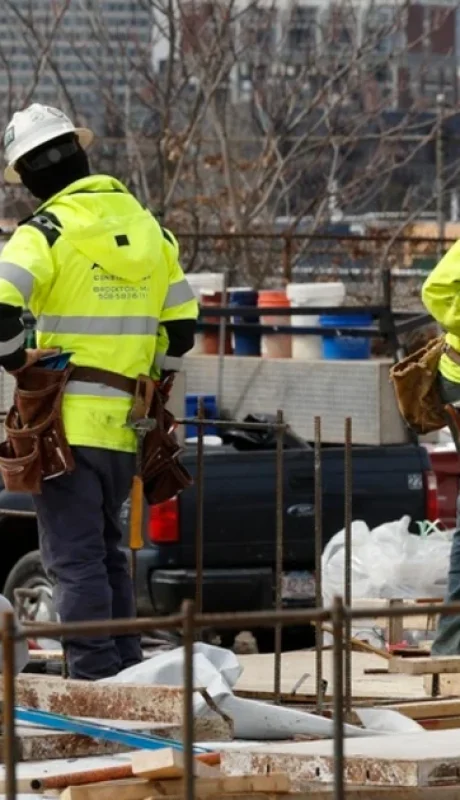 La clase obrera estadounidense bajo la lupa de la ultra dedicada clase trabajadora de china.