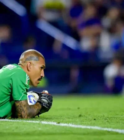 Ignacio Arce, arquero de Riestra.