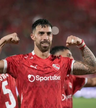 El festejo de Gabriel Avalos, autor de dos tantos.