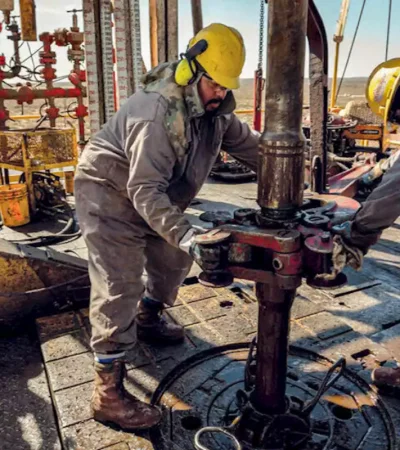 Un centro de formación profesional ofrece certificaciones en las áreas que más demandan las petroleras.