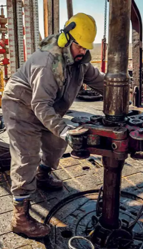 Un centro de formación profesional ofrece certificaciones en las áreas que más demandan las petroleras.