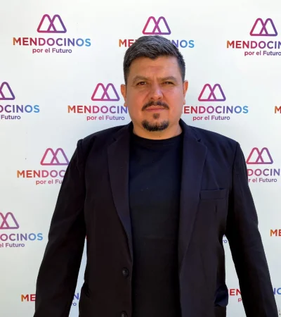 Pérez es empresario (dueño del restaurant "El Nuevo Bigote", ubicado en Las Heras).