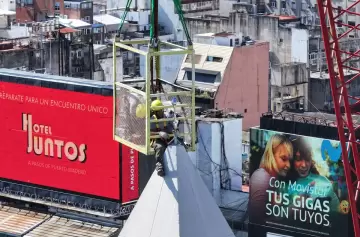 La emotiva frase del hombre que cambio el pararrayos del Obelisco