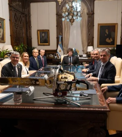 En una reunión conjunta, Bessent ponderó la solidez de las decisiones económicas de la administración libertaria.