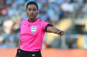 El árbitro chileno designado para Godoy Cruz y Gremio tuvo un fuerte enfrentamiento con Castrilli
