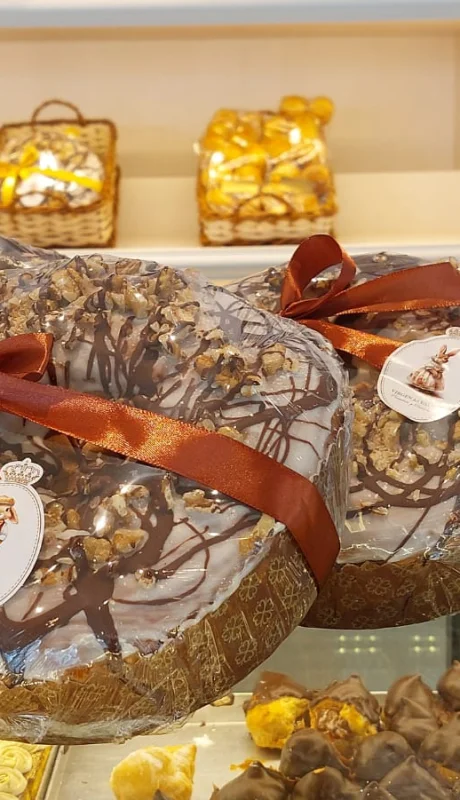 En versión alcayota y versión dulce de leche con pastelera. Una delicia hecha tradición.