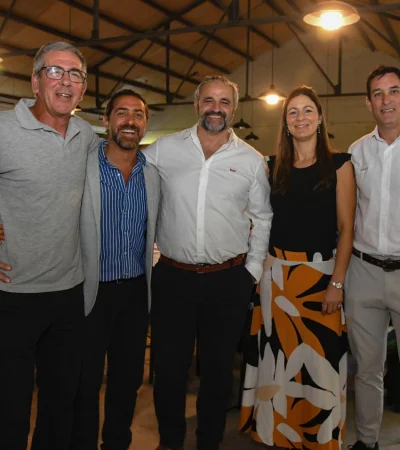 El Director de Deportes Federico Chiapetta y los referentes de la flamante entidad