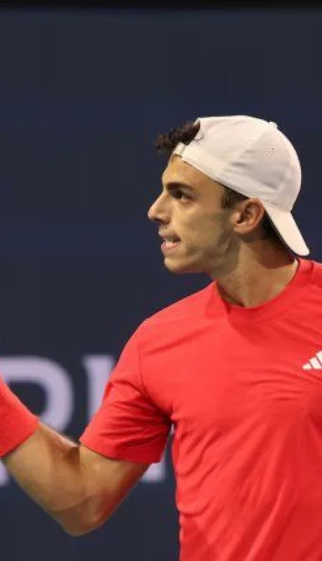 Francisco Cerúndolo la resolvió con prestancia