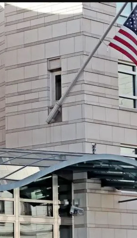 La administración de Trump considera innecesarias y costosas varias de sus misiones diplomáticas.