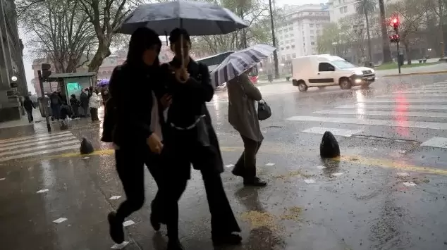 La mayoría del territorio nacional está bajo una alerta de lluvias y tormentas para Semana Santa gracias a un nuevo frente frío.