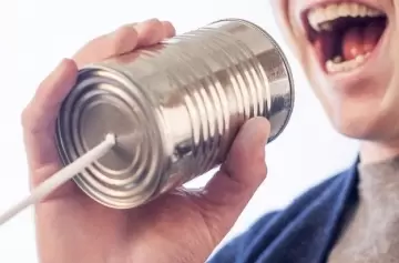 Día Mundial de la Voz: afonía, disfonía y otros trastornos que alertan sobre el mal uso