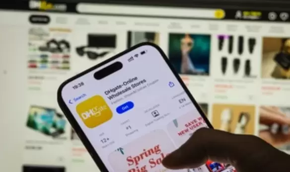 Los estadounidenses recurren a plataformas chinas para encontrar imitaciones de productos de lujo a precios bajísimos.