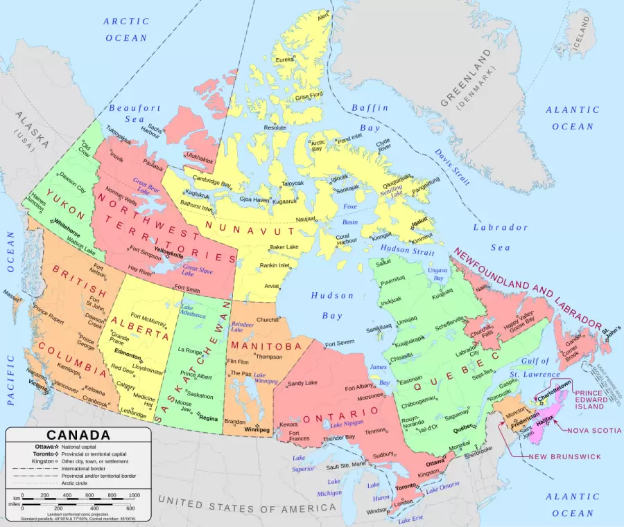 Mapa político de Canadá. Nunavut (en amarillo), Territorios del Noroeste (en rosado), Manitoba (anaranjado) y Saskatchewan (en verde).