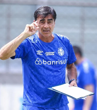 Gustavo Quinteros dejó de ser el entrenador de Gremio.