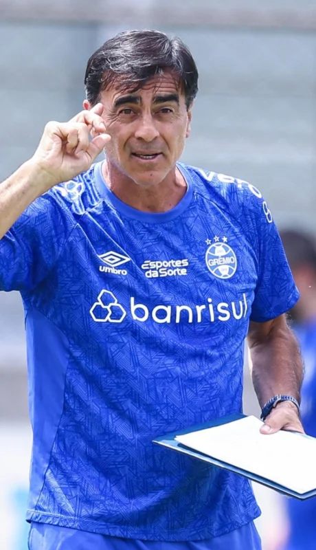 Gustavo Quinteros dejó de ser el entrenador de Gremio.