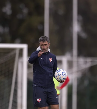 El Rojo de Avellaneda lidera la Zona B.
