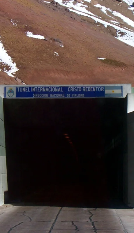 Tunel internacional Cristo Redentor      /