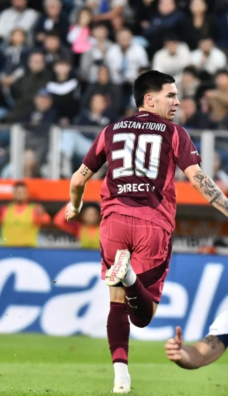 Mastantuono hizo un golazo en La Plata.
