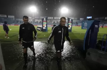 La lluvia obligó a suspender el partido entre Atlético Tucumán e Independiente