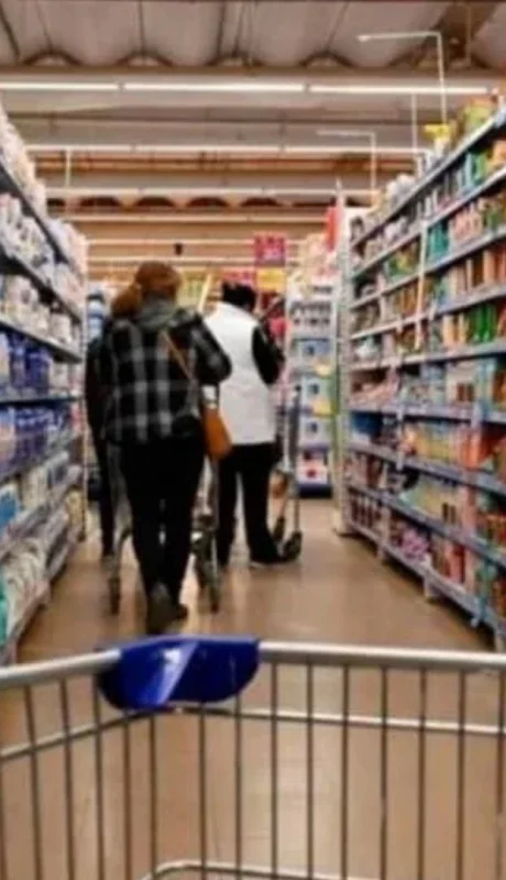 Recomiendan a los compradores no adquirir productos con aumentos. (Foto: web)