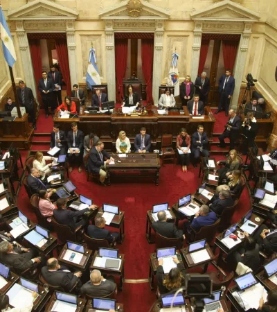 Sesión clave del Senado.