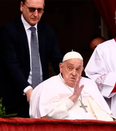 Francisco bendice pocas horas antes de su muerte     /