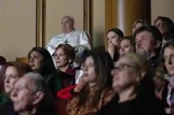 Cine y Vaticano: cuando el elenco de "Cónclave" le mandó un mensaje al Papa