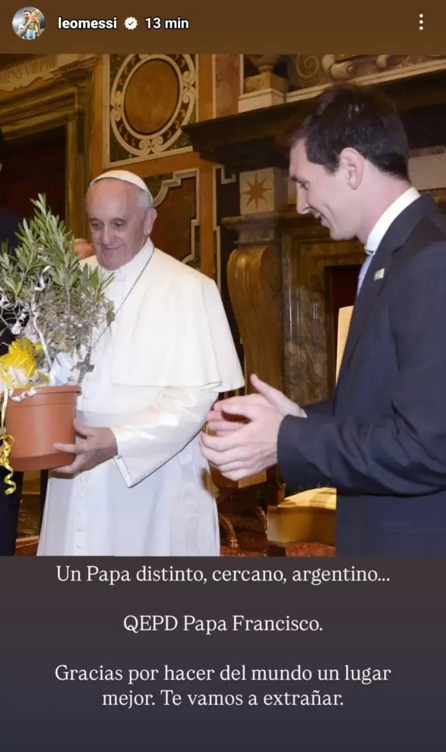 Lionel Messi con el Papa Francisco.
