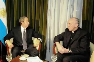 Julio Cobos relató sus encuentros con Bergoglio y con Francisco