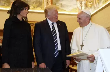 Trump confirmó su presencia en Roma para despedir a Francisco