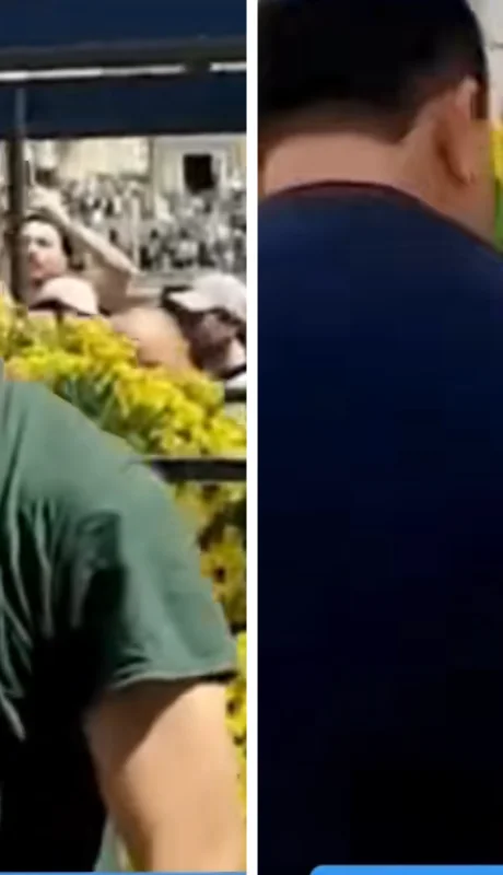 Los fieles se llevan arreglos litúrgicos.