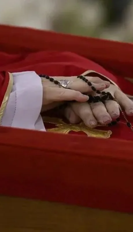 El papa Francisco ya está en la capilla de Santa Marta.