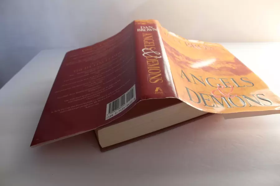 Ángeles y demonios, novela de Dan Brown.