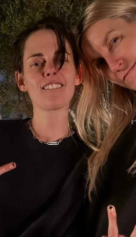 La relación comenzó en 2019 y se comprometieron en 2021.