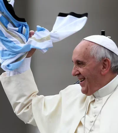 El día que el Papa Francisco elogió un spot : "Está buenísimo, el que lo hizo es un genio"