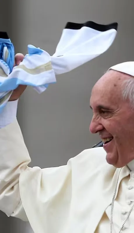 El día que el Papa Francisco elogió un spot : "Está buenísimo, el que lo hizo es un genio"