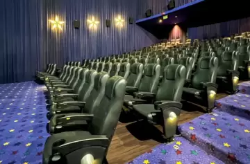 Horror en el cine: detuvieron a un hombre por abusar de una niña