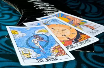 Cómo hacer una lectura de tarot con ChatGPT: guía paso a paso
