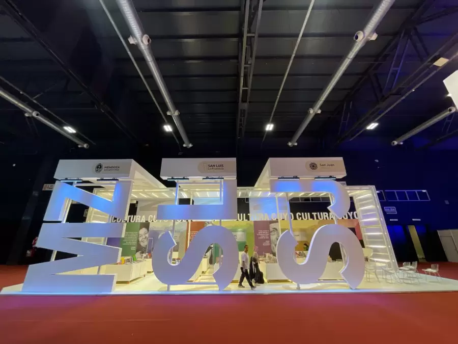 Stand Cuyo de Feria del Libro.