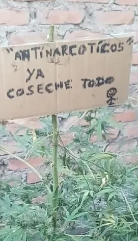 El cartel que le dejaron a las fuerzas de seguridad.