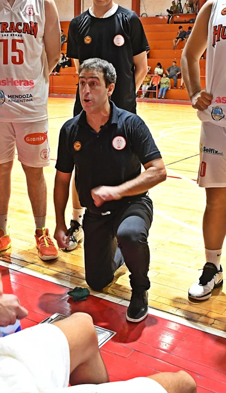 Pujol y el gran presente del Globo en el básquet.