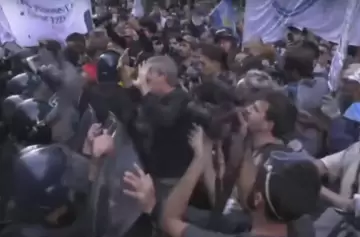 Tensión en el Congreso en una nueva marcha de los jubilados