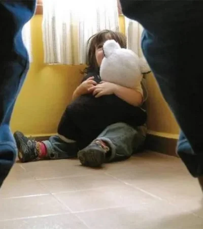 Maltrato infantil: avanzan para que la línea 102 se conozca desde las aulas