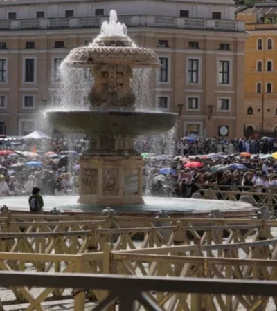 Plaza San Pedro durante el velatorio