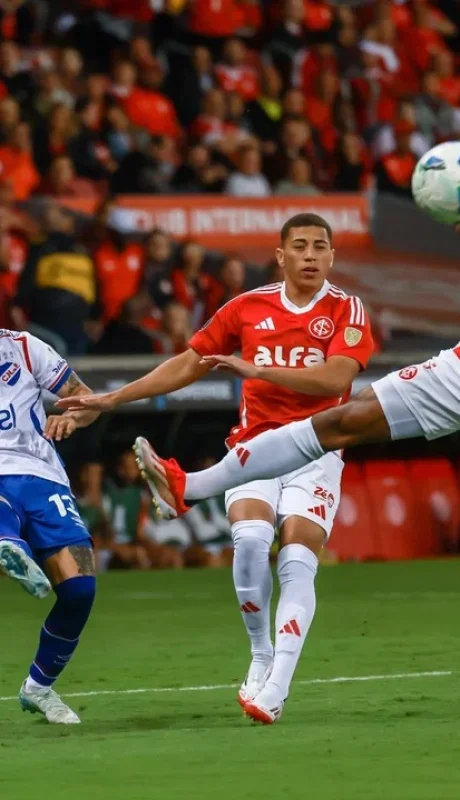 Inter y Nacional igualaron en un apasionante 3 a 3.